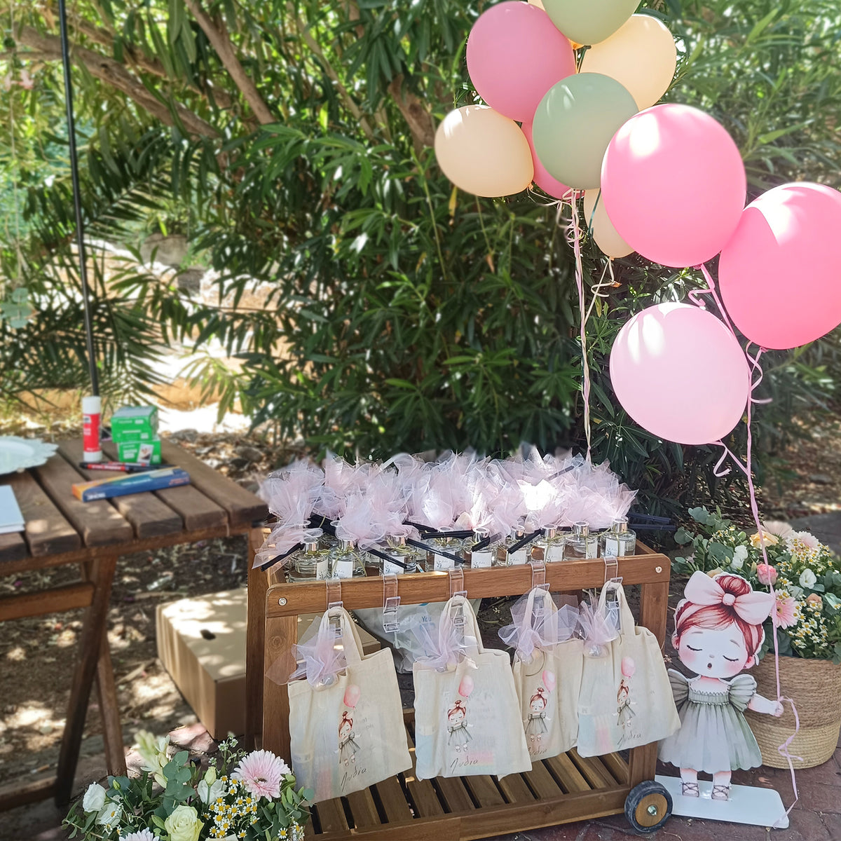 Στολισμός βάπτισης κοριτσάκι στην Ζωοδόχο Πηγής Άλιμο